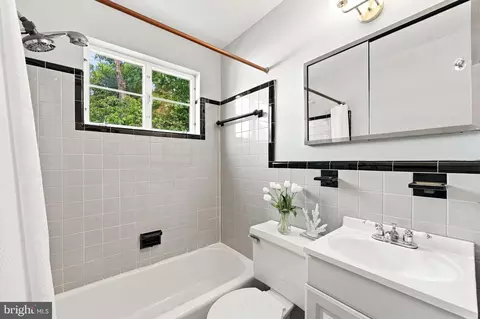 Bath - 5214 Heming Ave, Springfield, VA 22151 photo 3 of 4