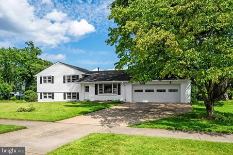 Exterior - 5214 Heming Ave, Springfield, VA 22151 photo 4 of 10