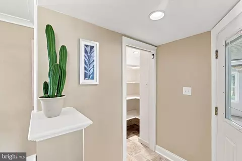 Entry Way - 5214 Heming Ave, Springfield, VA 22151 photo 4 of 5