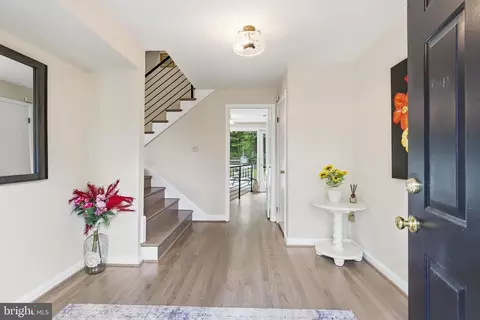 2322 Windsor Rd, Alexandria, VA 22307