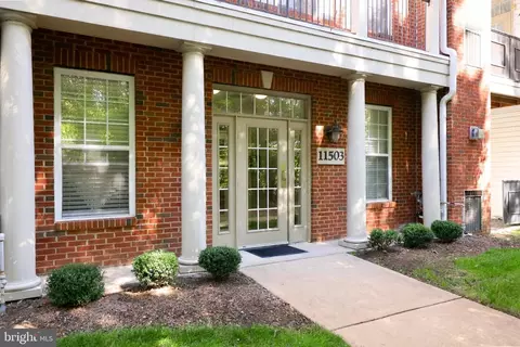 11503 Sperrin Cir #302, Fairfax, VA 22030