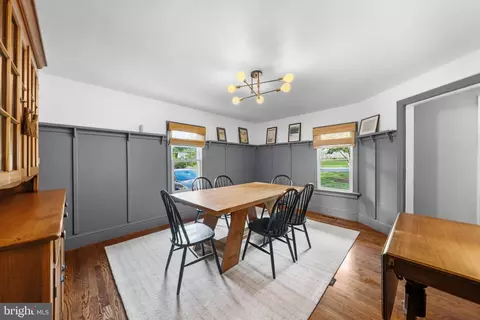 Dining - 703 Dranesville Rd, Herndon, VA 20170 photo 2 of 2