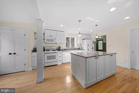 Kitchen - 703 Dranesville Rd, Herndon, VA 20170 photo 2 of 2