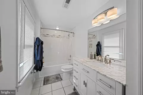 Bath - 703 Dranesville Rd, Herndon, VA 20170 photo 3 of 4