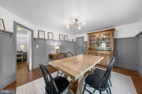 Dining - 703 Dranesville Rd, Herndon, VA 20170 photo 1 of 2