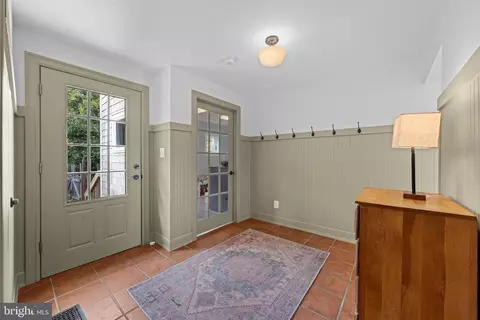 Entry Way - 703 Dranesville Rd, Herndon, VA 20170 photo 1 of 2