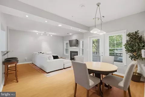 12016 Taliesin Pl #25, Reston, VA 20190