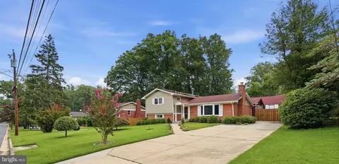 7305 Brookcrest Pl, Annandale, VA 22003