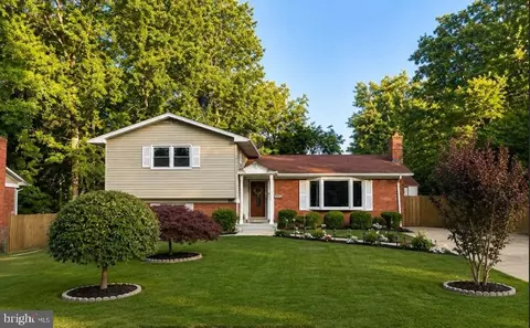 7305 Brookcrest Pl, Annandale, VA 22003