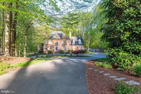 6528 Heather Brook Ct, Mclean, VA 22101 photo 2