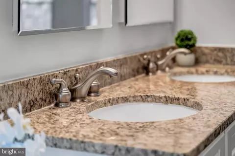 Bath - 3647 Beech Down Dr, Chantilly, VA 20151 photo 3 of 6