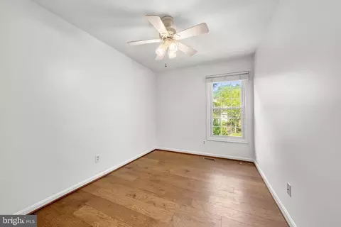 Bedroom - 3647 Beech Down Dr, Chantilly, VA 20151 photo 3 of 3