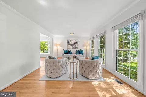 Living - 3647 Beech Down Dr, Chantilly, VA 20151 photo 1 of 4