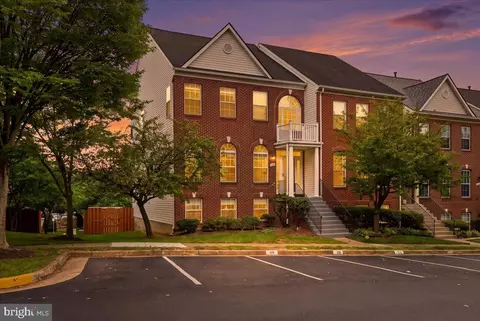5539 Jowett Ct, Alexandria, VA 22315