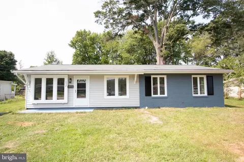 7928 Russell Rd, Alexandria, VA 22309