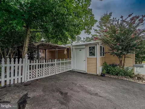4305 Mobile Ct, Fairfax, VA 22030