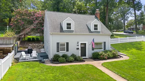 7011 Jefferson Ave, Falls Church, VA 22042