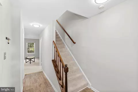 Entry Way - 8942 Astongale Ct, Springfield, VA 22152 photo 1 of 3