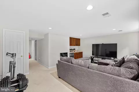 Entry Way - 8942 Astongale Ct, Springfield, VA 22152 photo 3 of 3