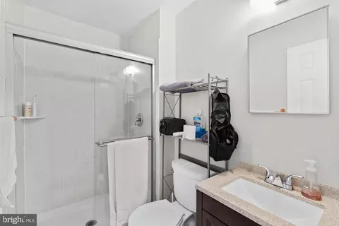 Bath - 8942 Astongale Ct, Springfield, VA 22152 photo 3 of 3