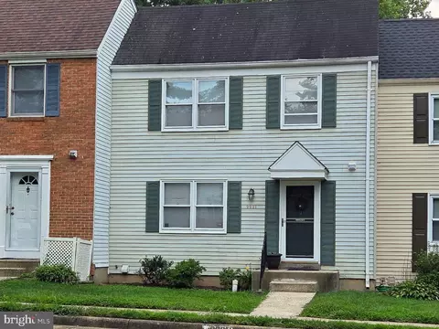 9031 Piney Grove Dr, Fairfax, VA 22031