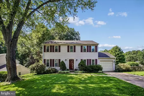 9357 Chestnut Knolls Dr, Fairfax, VA 22032