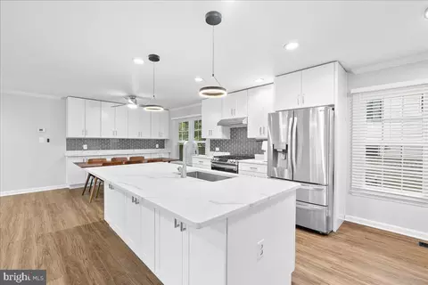 Kitchen - 9303 Macswain Pl, Springfield, VA 22153 photo 2 of 3