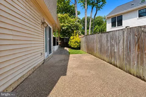 Exterior - 9303 Macswain Pl, Springfield, VA 22153 photo 3 of 4