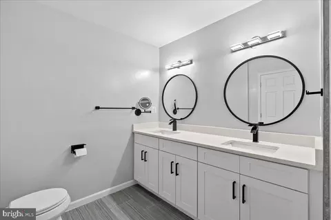 Bath - 9303 Macswain Pl, Springfield, VA 22153 photo 3 of 5