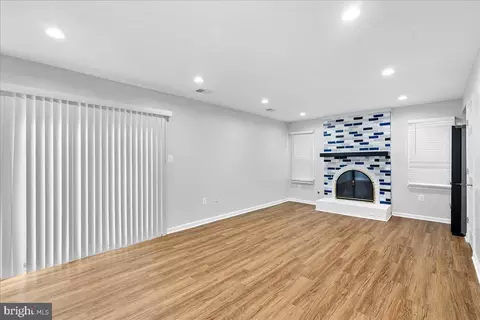Living - 9303 Macswain Pl, Springfield, VA 22153 photo 1 of 3