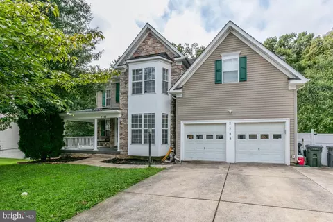 Exterior - 7708 Tanner Robert Ct, Springfield, VA 22153 photo 2 of 13