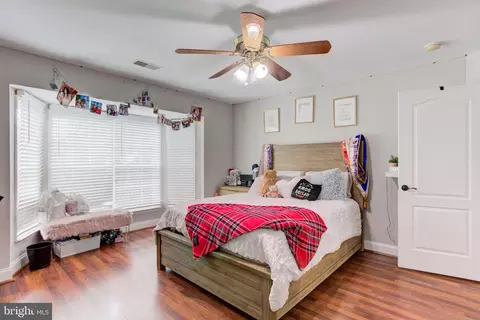 Bedroom - 7708 Tanner Robert Ct, Springfield, VA 22153 photo 6 of 7