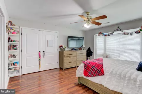 Bedroom - 7708 Tanner Robert Ct, Springfield, VA 22153 photo 5 of 7