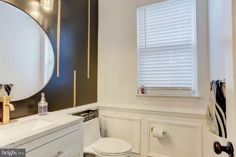 Entry Way - 7708 Tanner Robert Ct, Springfield, VA 22153 photo 3 of 6