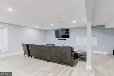 Living - 7708 Tanner Robert Ct, Springfield, VA 22153 photo 4 of 4