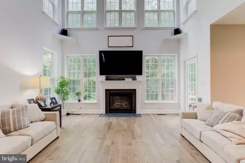 Living - 7708 Tanner Robert Ct, Springfield, VA 22153 photo 3 of 4
