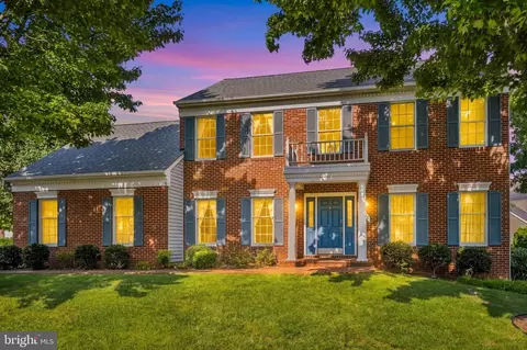 3718 Broadrun Dr, Fairfax, VA 22033