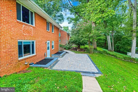 Exterior - 7600 Hamlet St, Springfield, VA 22151 photo 2 of 8