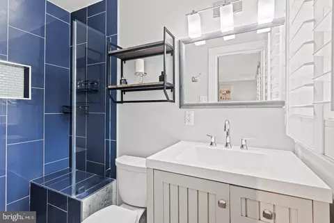 Bath - 7600 Hamlet St, Springfield, VA 22151 photo 1 of 4
