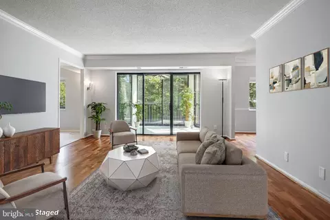 5901 Mount Eagle Dr #108, Alexandria, VA 22303