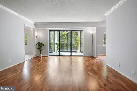 5901 Mount Eagle Dr #108, Alexandria, VA 22303