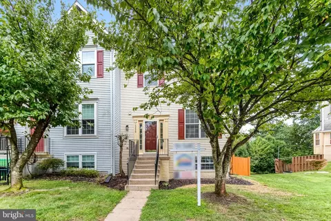 13828 Ashington Ct, Centreville, VA 20120