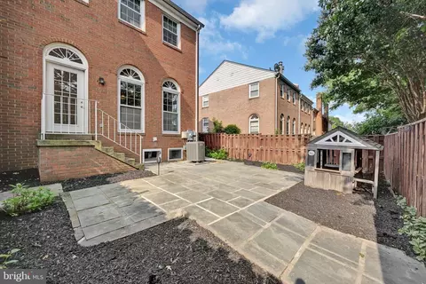 Exterior - 8069 Powderbrook Ln, Springfield, VA 22153 photo 3 of 4