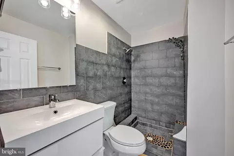 Bath - 8069 Powderbrook Ln, Springfield, VA 22153 photo 1 of 3