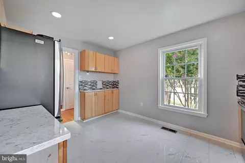 Kitchen - 8069 Powderbrook Ln, Springfield, VA 22153 photo 3 of 4