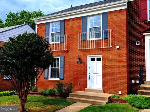 8069 Powderbrook Ln, Springfield, VA 22153