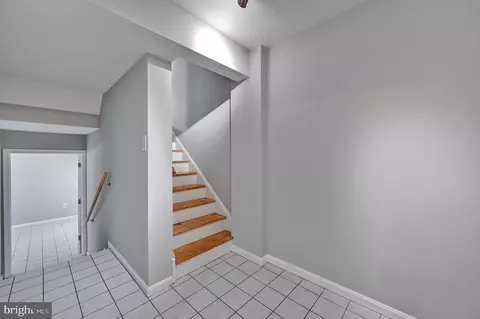 Entry Way - 8069 Powderbrook Ln, Springfield, VA 22153 photo 3 of 4