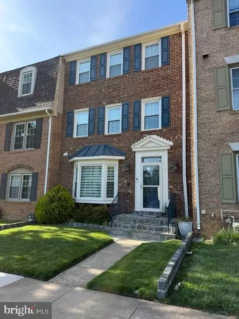 7962 Revenna Ln, Springfield, VA 22153