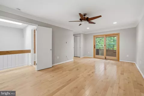 Living - 2017 Wethersfield Ct, Reston, VA 20191 photo 9 of 12