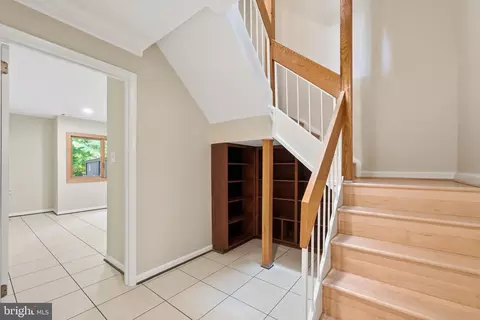 Entry Way - 2017 Wethersfield Ct, Reston, VA 20191 photo 3 of 3
